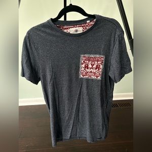 On the byas tshirt / size small